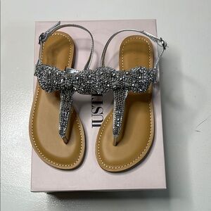 JustFab Terena Silver Tan Glamorous Flat Sandals size 6